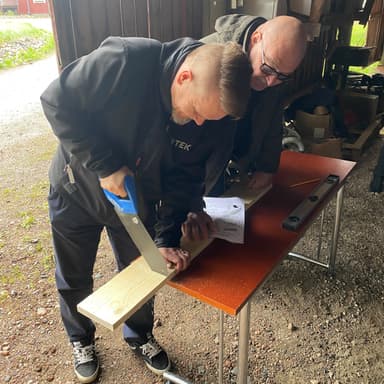 Terveiset Lahdesta! Teimme työporukalla linnunpönttöjä luonnon hyväksi 🐦